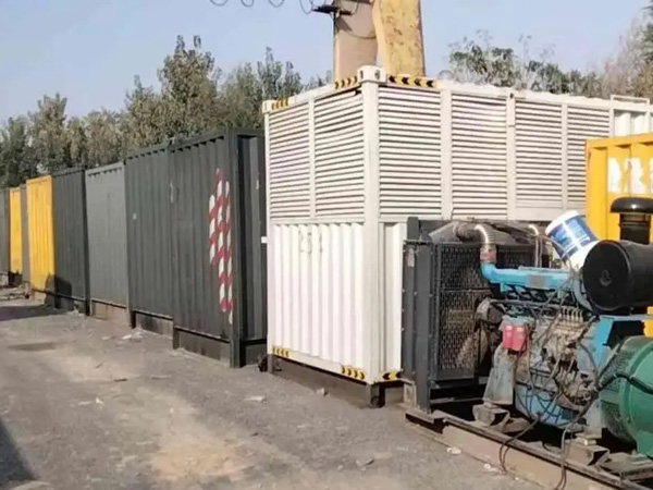 八宿200KW柴油发电机机组每小时油耗是多少？