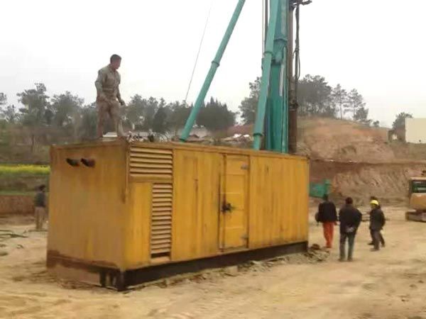 八宿如何判断水冷式机油散热器密封件是否需要更换?